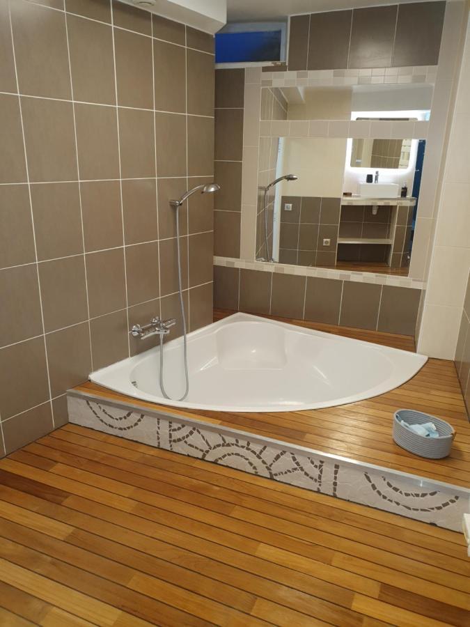 La Maison Des Galeries Classe 4 Etoiles 费康 外观 照片